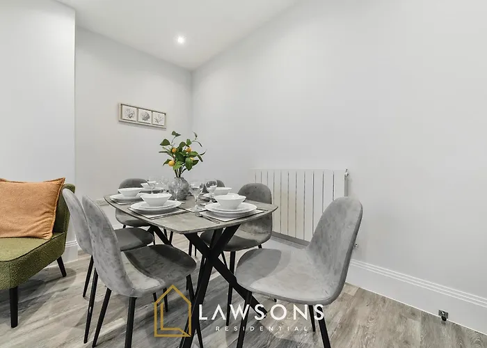 Premier Penthouse Living By Lawsons